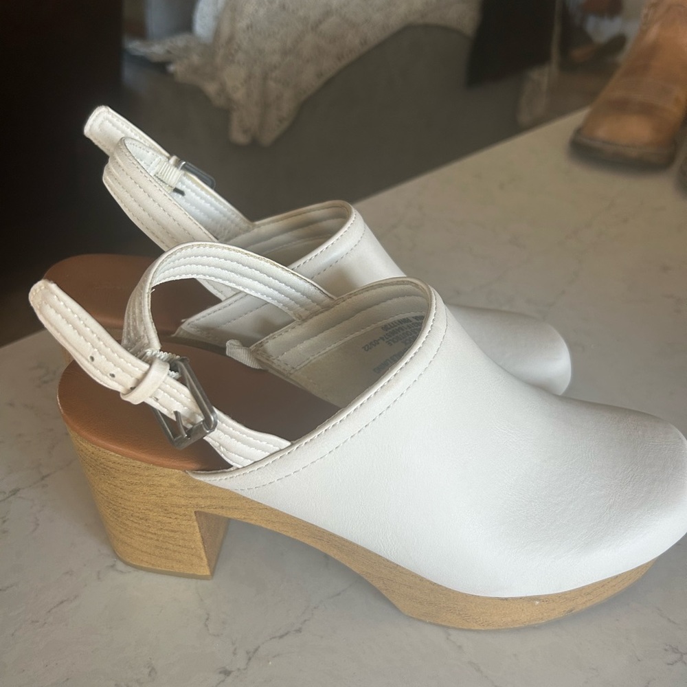 Universal Thread White Slingback Mules - image 1